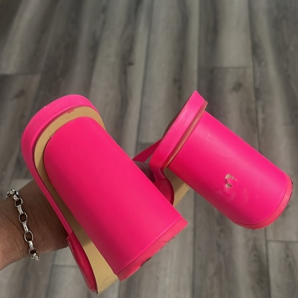 Call it Spring hot pink heeled mules size 8.5 - Picture 7 of 7